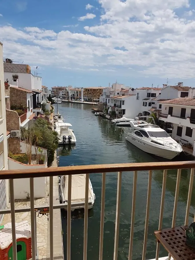 דירה אמפוריבראבה Magnifico Apartamento Junto Al Canal Principal.